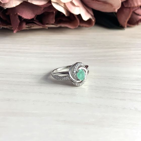Silver ring with emerald 0.737ct