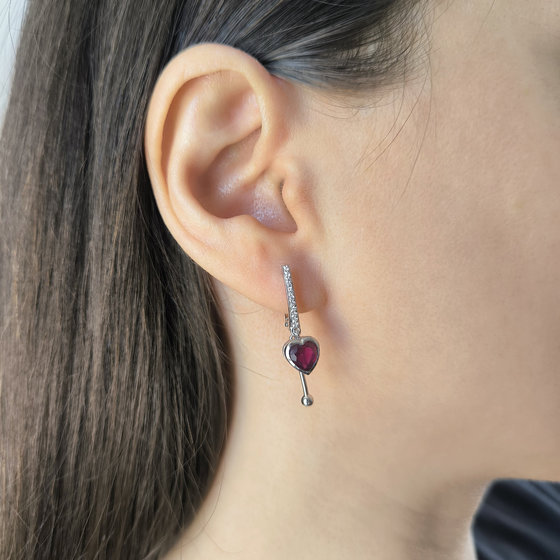 Срібні сережки з рубіном 2.4ct, фіанітами