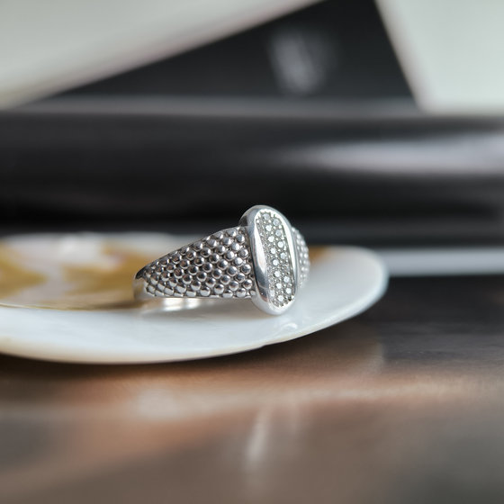 Срібна каблучка з фіанітами 0.22ct