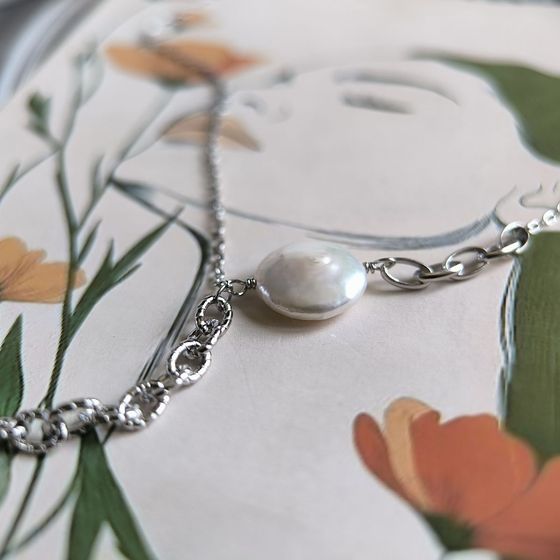Silver necklace with baroque pearls