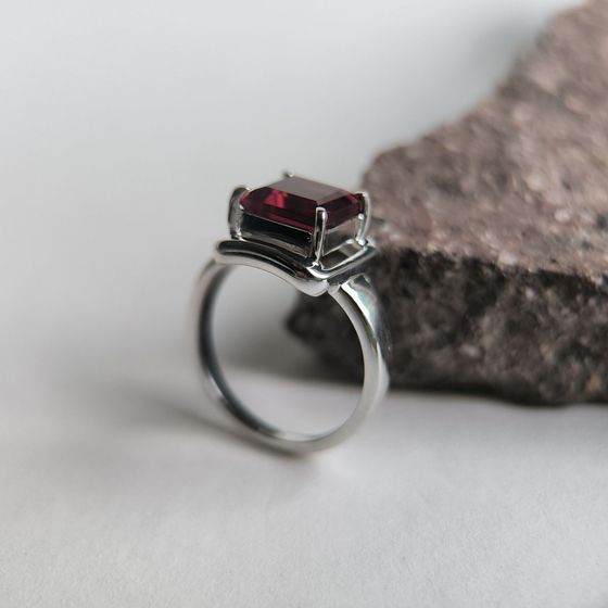 Срібна каблучка з гранатом nano 2.092ct