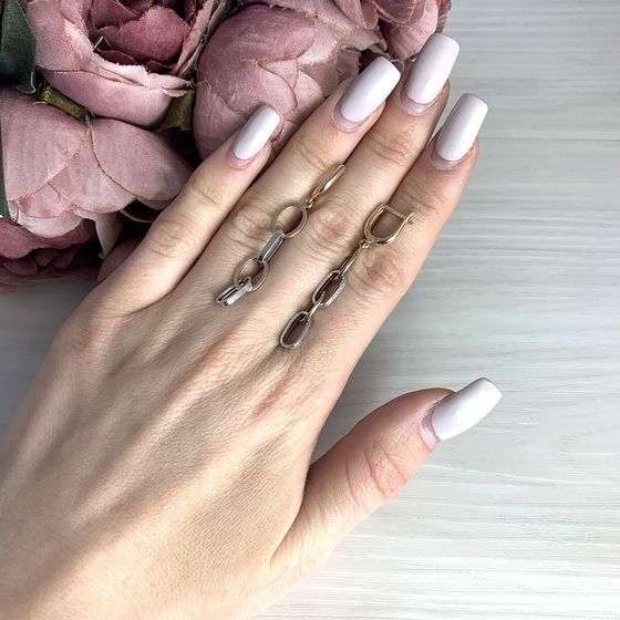 Gold earrings without stones