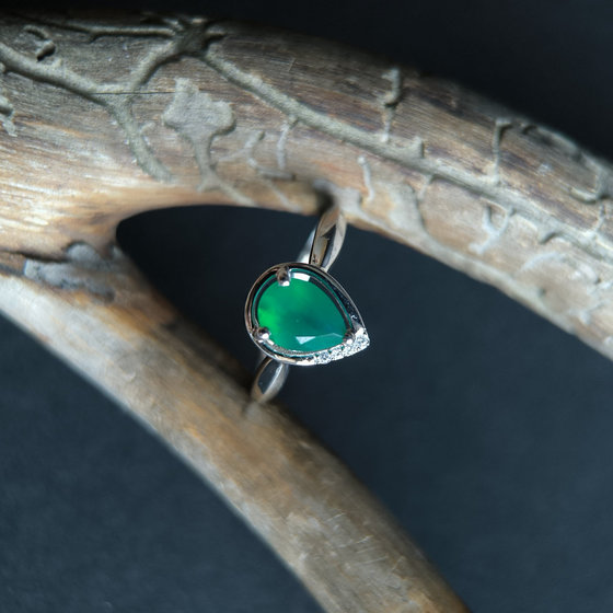 Серебряное кольцо с агатом 1.074ct, фианитами