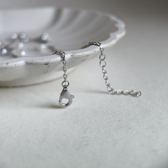 Silver bracelet with pearls