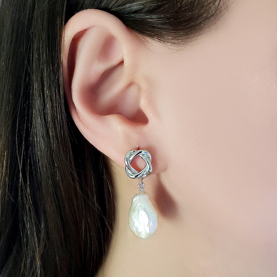 Silver earrings with baroque pearls