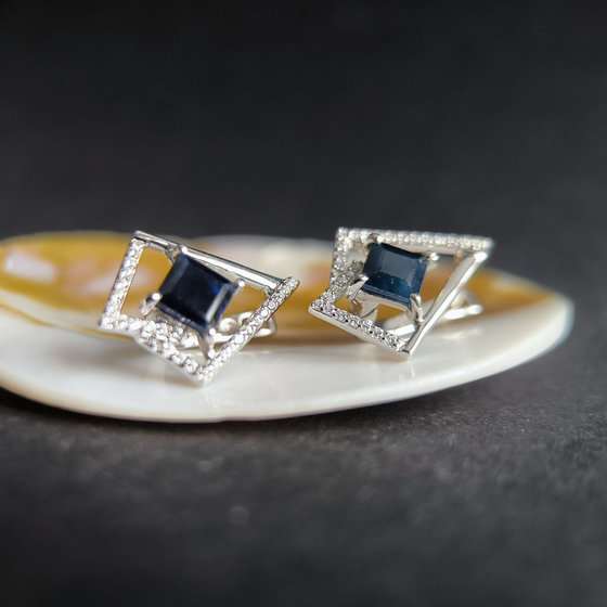 Silver earrings with 3.344ct sapphire and cubic zirconia