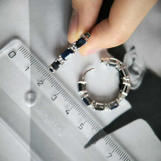 Silver earrings with 6.112ct sapphire and cubic zirconia