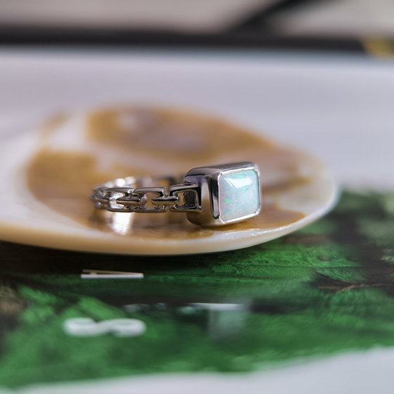 Silver ring with opal 0.5ct