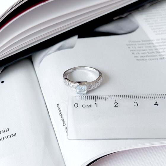 Срібна каблучка з топазом 0.87ct