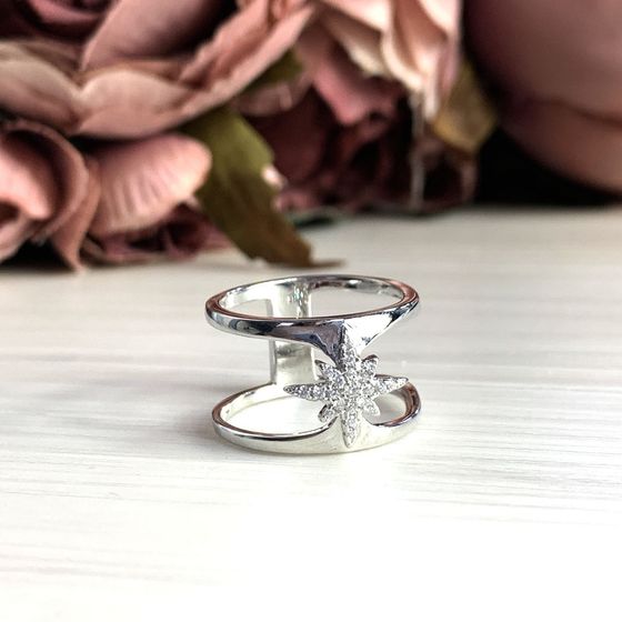 Серебряное кольцо с фианитами