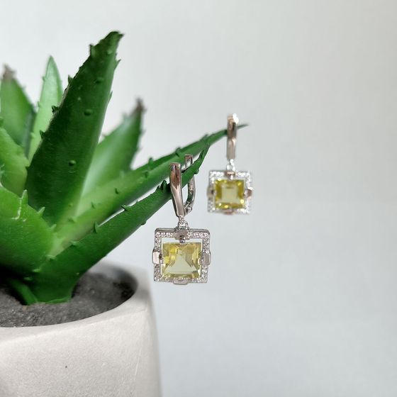 Срібні сережки із зеленим кварцом 10.08ct, фіанітами