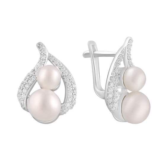 Silver earrings with pearls