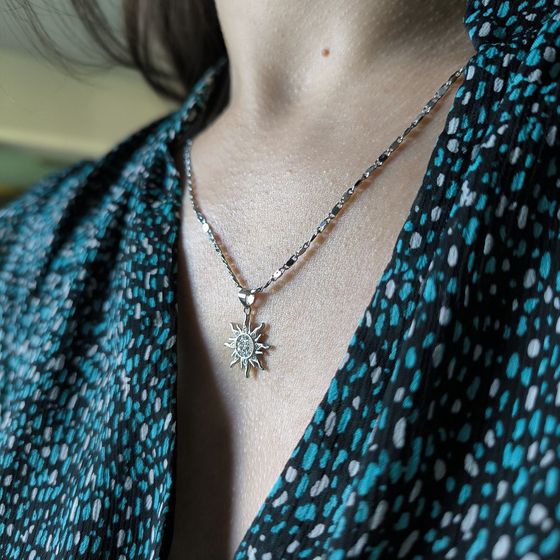 Silver pendant with phianites