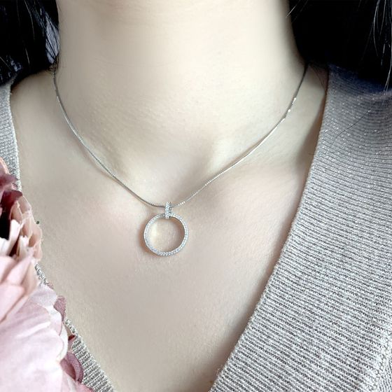 Silver pendant with phianites