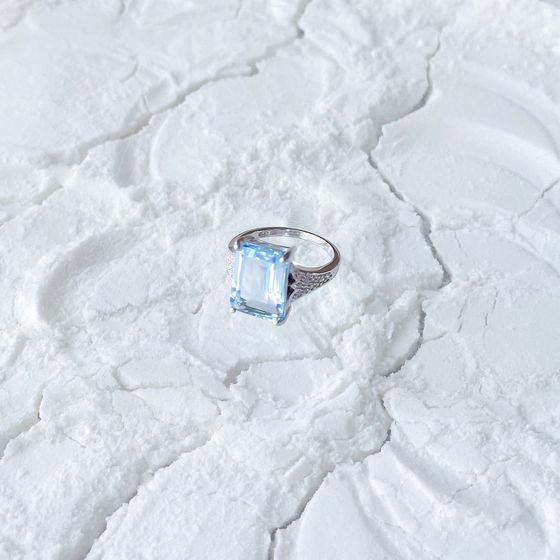 Срібна каблучка з топазом 9.91ct