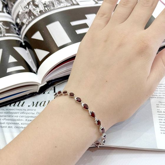 Срібний браслет із гранатом 8,568 карат