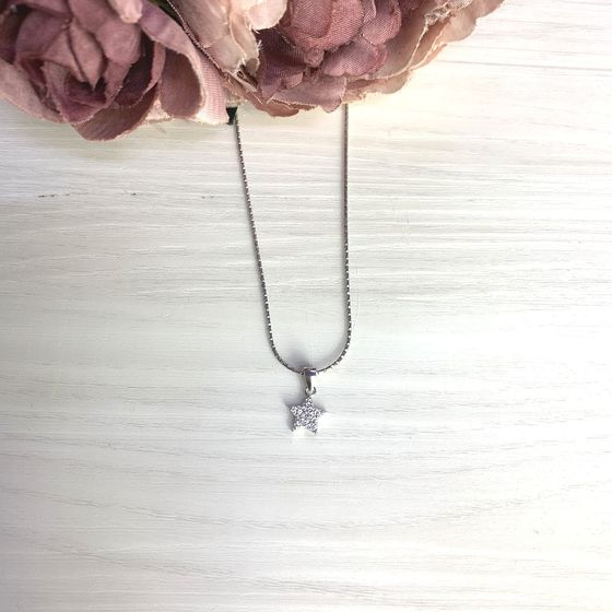 Silver pendant with phianites