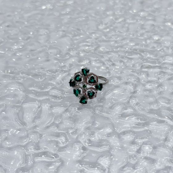 Silver ring with a 1.725-carat emerald