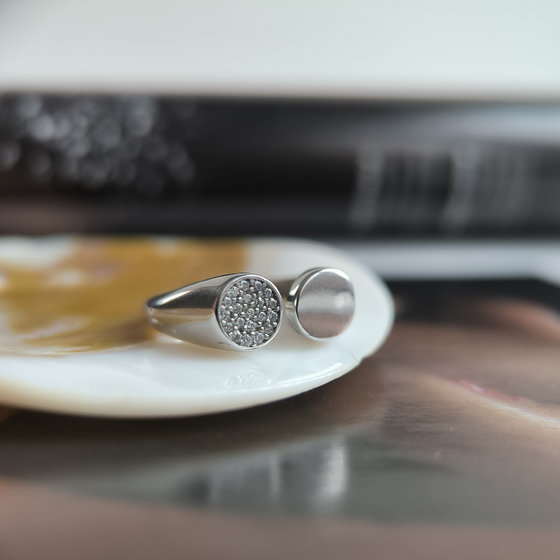Sterling silver ring with 0.21ct fianites