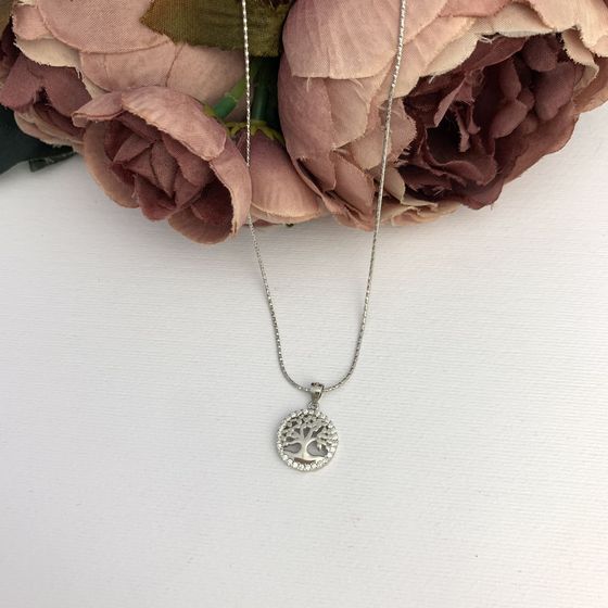 Silver pendant with phianites