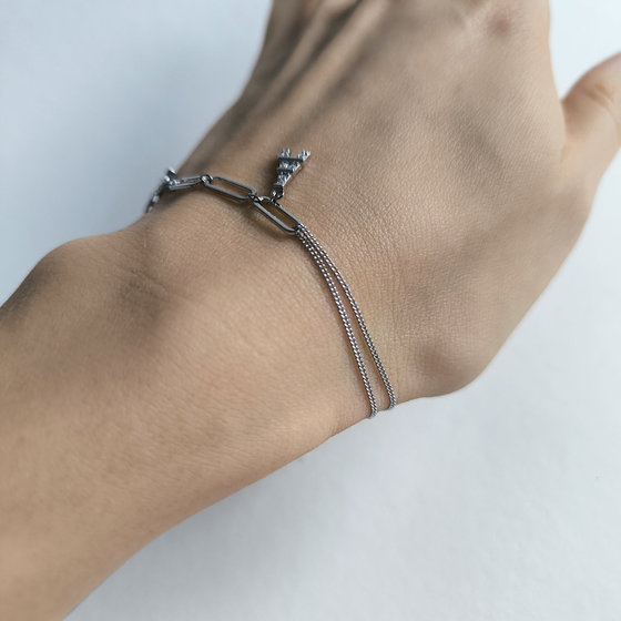 Silver bracelet with cubic zirconia