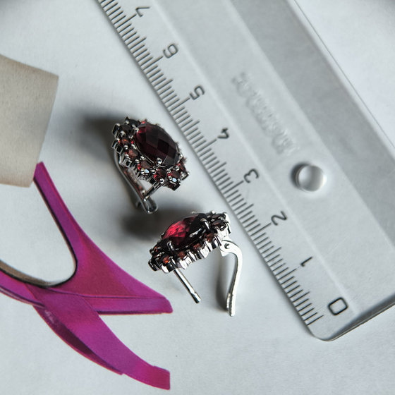 Silver earrings with a 8.014ct nano garnet