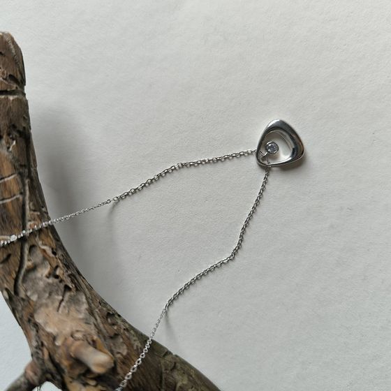 Silver necklace with phianites