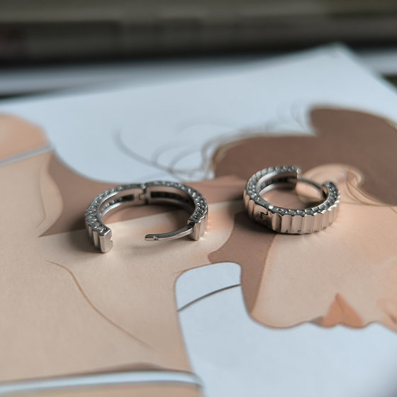 Silver earrings with 0.44ct phianites