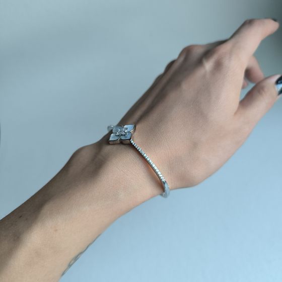 Silver bracelet with mother-of-pearl, phyanites