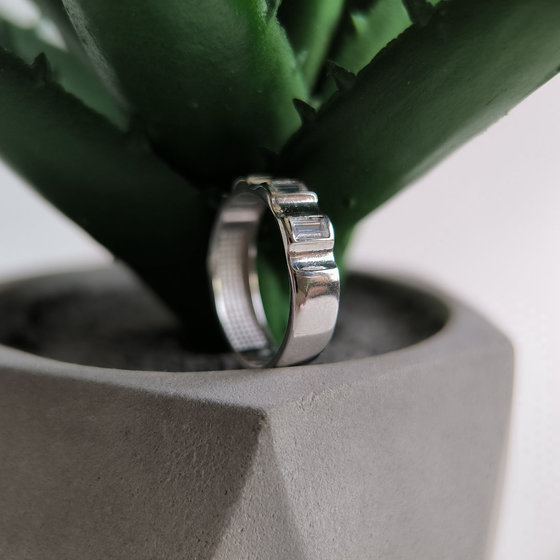 Silver ring with cubic zirconia