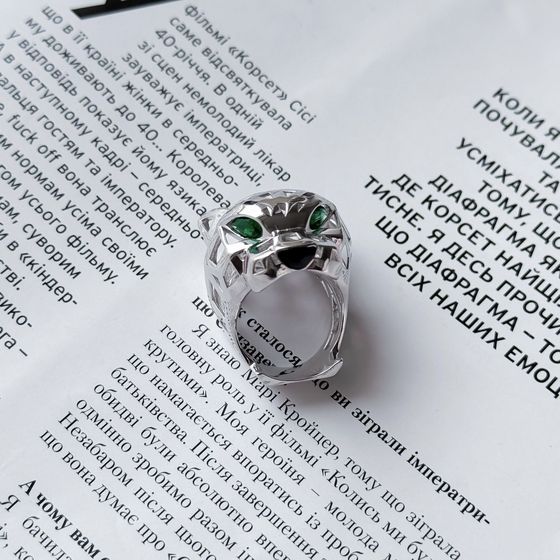 Silver ring with phianites, semallu