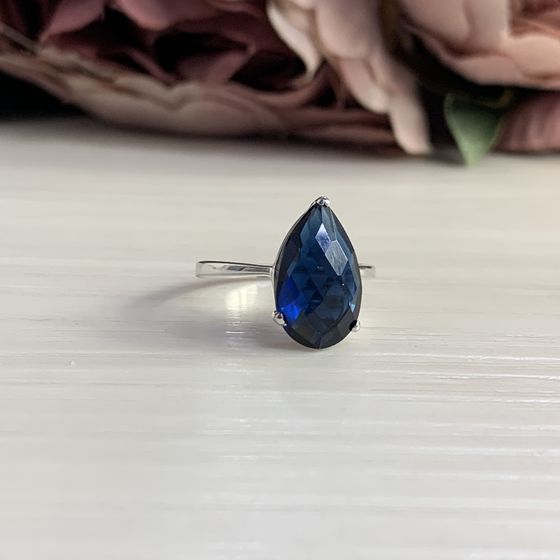 Серебряное кольцо с сапфиром nano