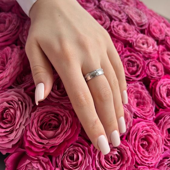 Золота каблучка з фіанітами 0.62ct