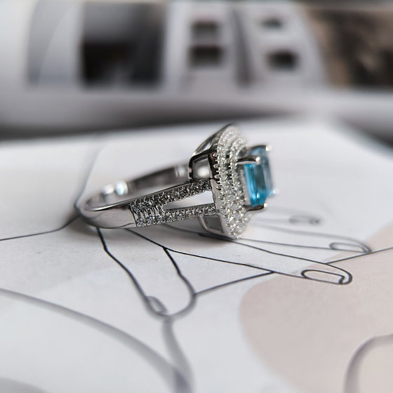 Silver ring with topaz 3.289ct, cubic zirconia